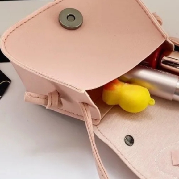 HELLO KITTY | Mini Crossbody/Large Coinpurse in Black - Picture 6 of 7